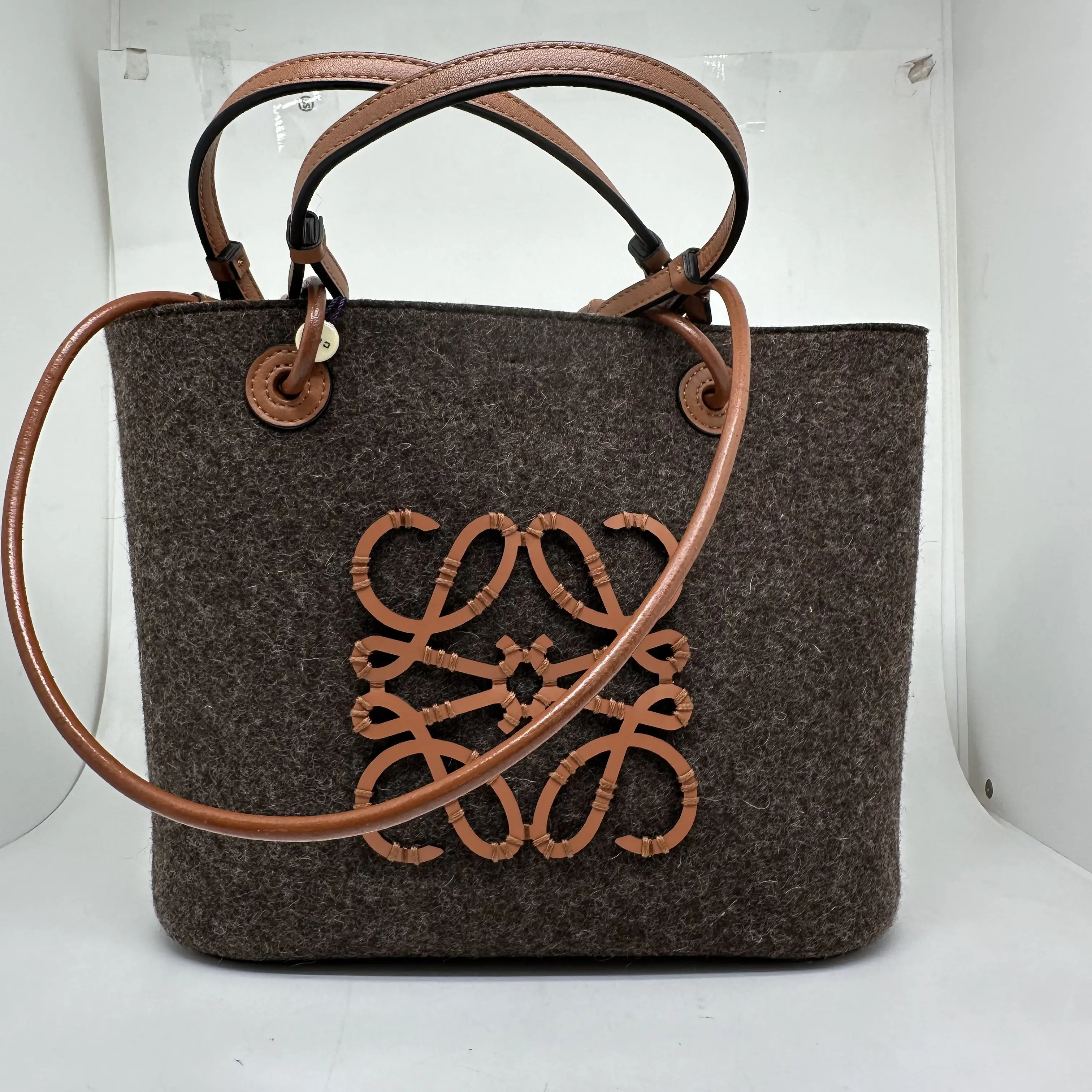 Pre-owned Loewe Anagram Leather Tote Bag, Pre Loved Shoulder Bag for Luggage & Daily Use