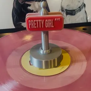 Pretty Girl Ave Turntable Spinner! Pretty Girl Ave Turntable Spinner!