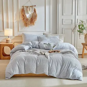 Polyester Plaid Bedding Set, Decorative Bedding Set, Includes Two Pillowcases and One Duvet Cover, Durable and Easy to Clean Fabric, Home Decor Essential