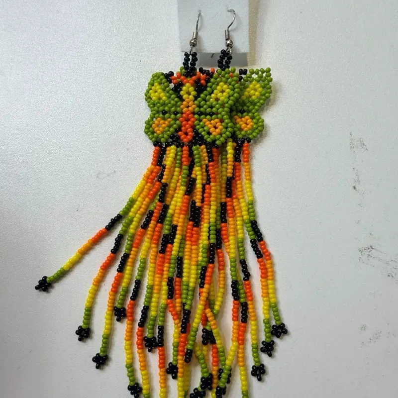 Aretes mariposa largos - Beaded earrings hand made in Mexico - aretes mariposa hecho a mano - artesanía mexicana