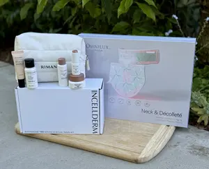 Omnilux Contour Neck & Décolleté + FREE Radiansome100 Advantage Ritual Travel Kit