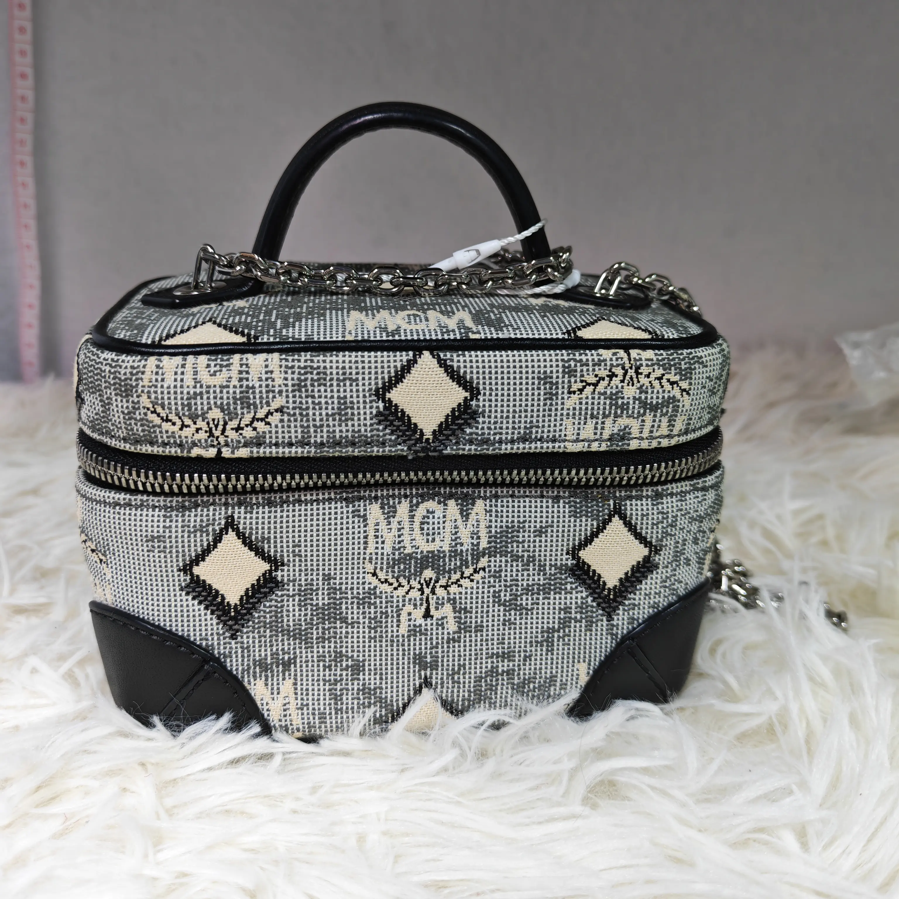 Pre-owned MCM france Shoulder Bags Denim Makeup Case (SZ 69453)