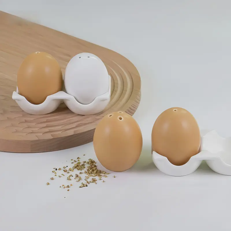 New egg-shaped ceramic salt and pepper bottle set, novel brewing bottle, kitchen seasoning spice container, Seasoning Containers, outdoor picnic, barbecue, cute egg-shaped design, unique kitchen gadgets, home gift, Kitchenware, Salt Pepper Shakers