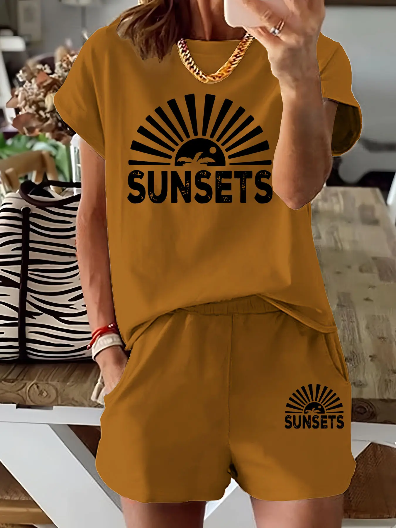 2-Pack Fashionable Crew Neck Women's Short Sleeve Shorts Set Black Sunset Unique Set Everyday Casual Solid Color Graphic T-Shirt and Hot Pants Set Women's Set Clothes Womenswear Suitable fo Round Neck
