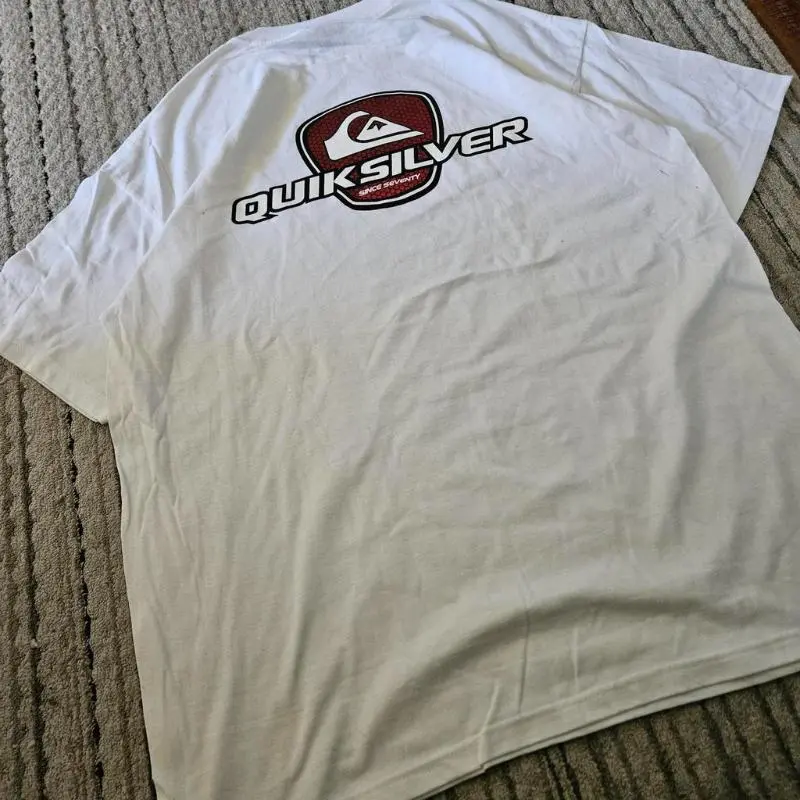 Vintage Y2k DEADSTOCK Quiksilver Red Logo Surfwear Graphic T-Shirt
