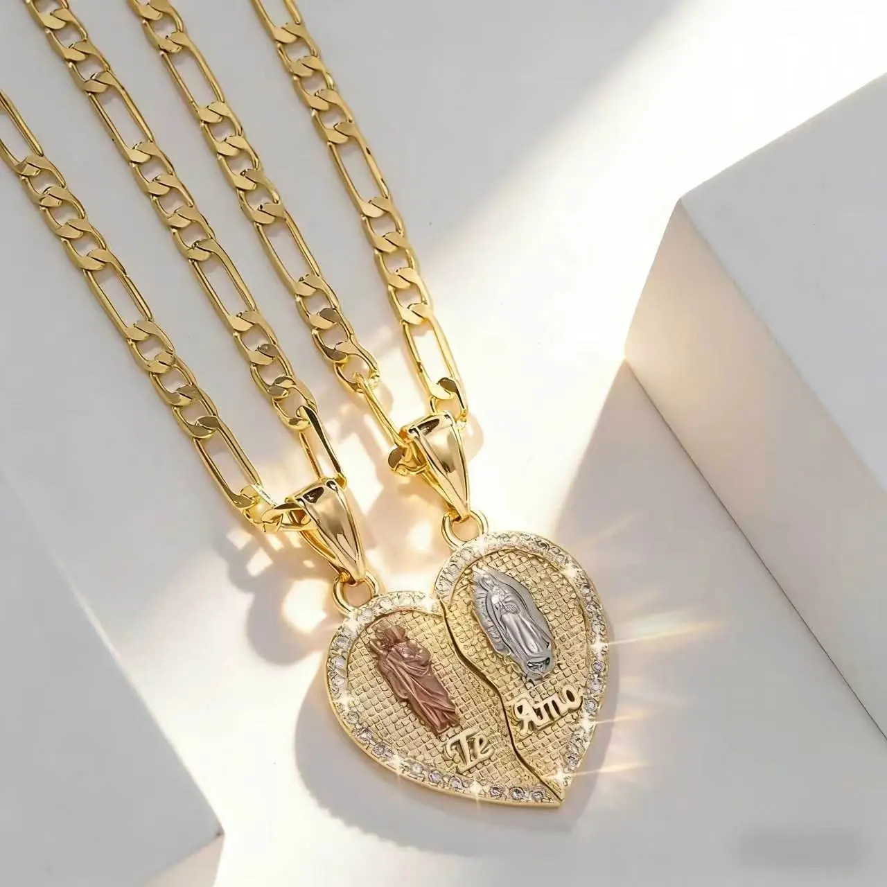 2PC Simple Chic Virgin Mary & St. Jude Copper Inlay 3A Pendant Necklace Couple Set, Valentine’s Day Gift with Best Wishes Gift Box, Suitable for Gifting & Daily Wear, Two Piece Set, Ready-To-Gift Box