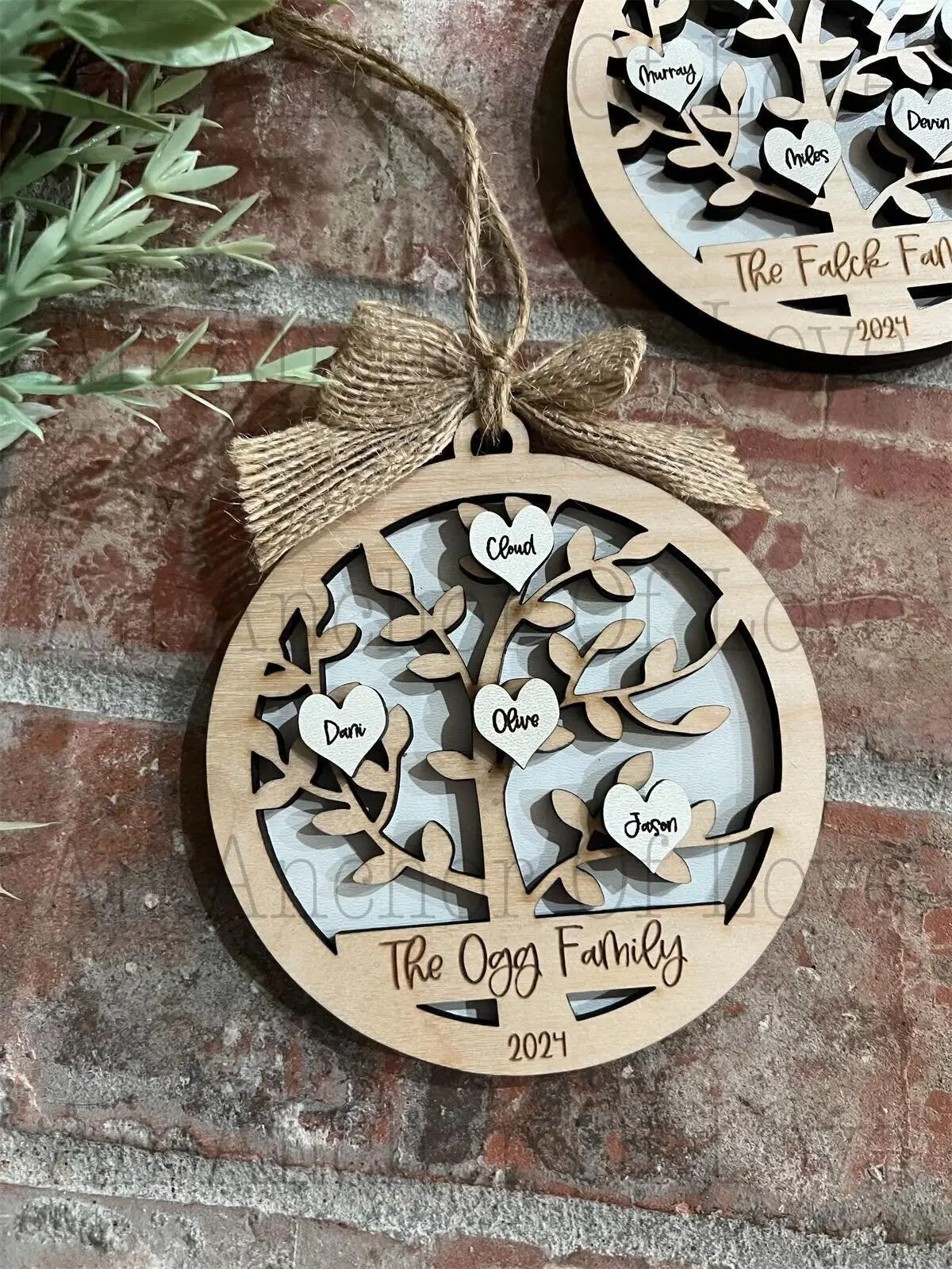 Personalized family tree Christmas ornament / 2023 Christmas ornament /-up to 15 names