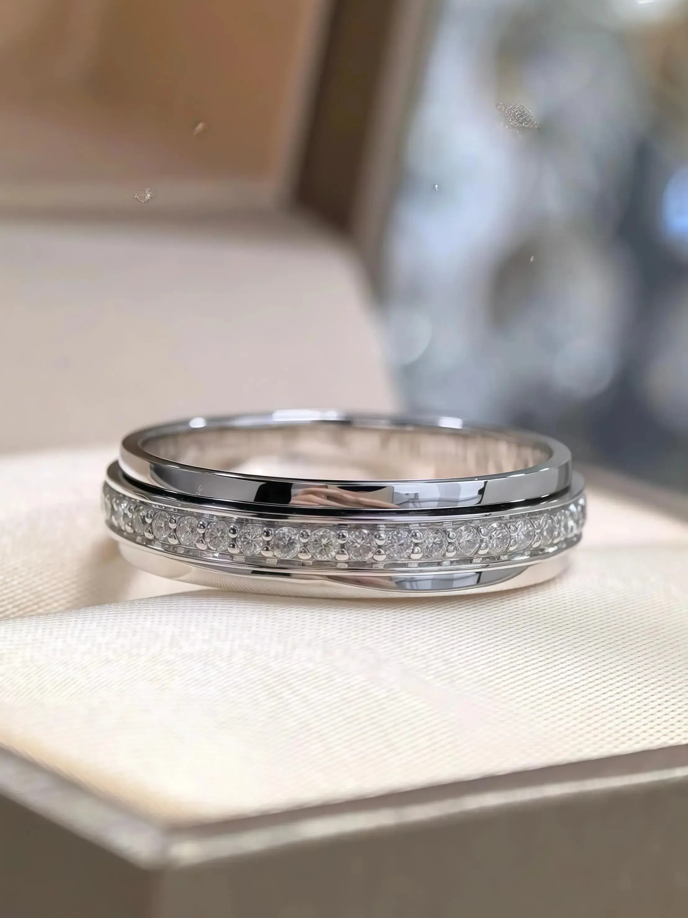 Rotatable Stress Relief Fidget Ring Unisex Zirconia Design, Comfortable Fashion Accessory for Daily Wear, Dating, Parties, Weddings, Gifts, Stackable Rings, Anxiety Fidget Ring, Stress Relief Jewelry, Anti Anxiety Jewelry