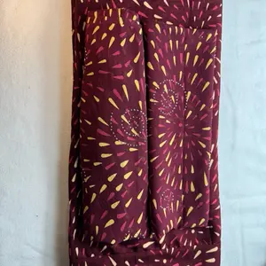 Elegant Somali Baati with Garbasaar Qafiif for Girls Night - Brown & Blue Patterned Fabric Set