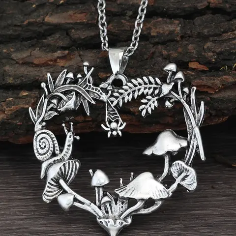 Vintage Unique Cute Boho Fashion Mushroom Snail Love Plant Pendant Charm Necklace for Woman Vacation Music Festival Party Boho Style Christmas Day All Saints' Day Fashionable Accessory
