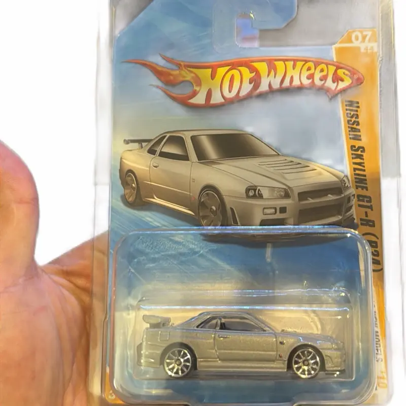 Hot Wheels Nissan Skyline GT-R (R34) Die-Cast Toy Car, Collectible Vehicle for Car Enthusiasts