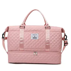 Large Capacity Quilted Fashion Travel Bag Set with Letter Pattern Zipper and Shoe Compartment, Unisex Casual Sports Gym Bag for Men and Women