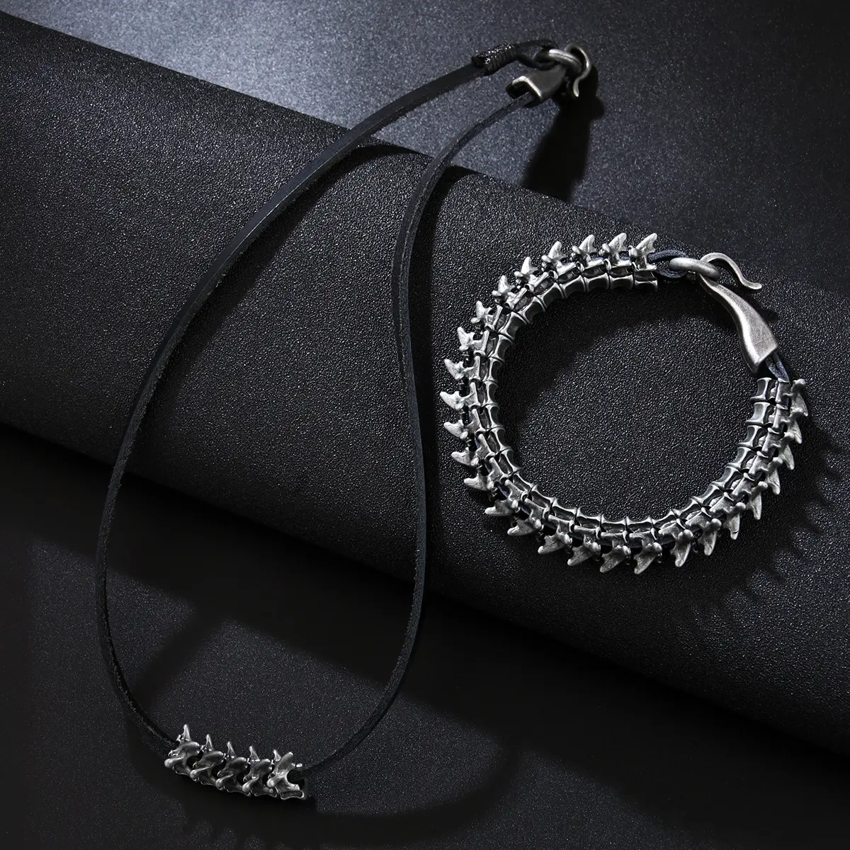Hot-selling European and American retro punk hip-hop dark dragon vertebra bracelet neck chain bracelet necklace