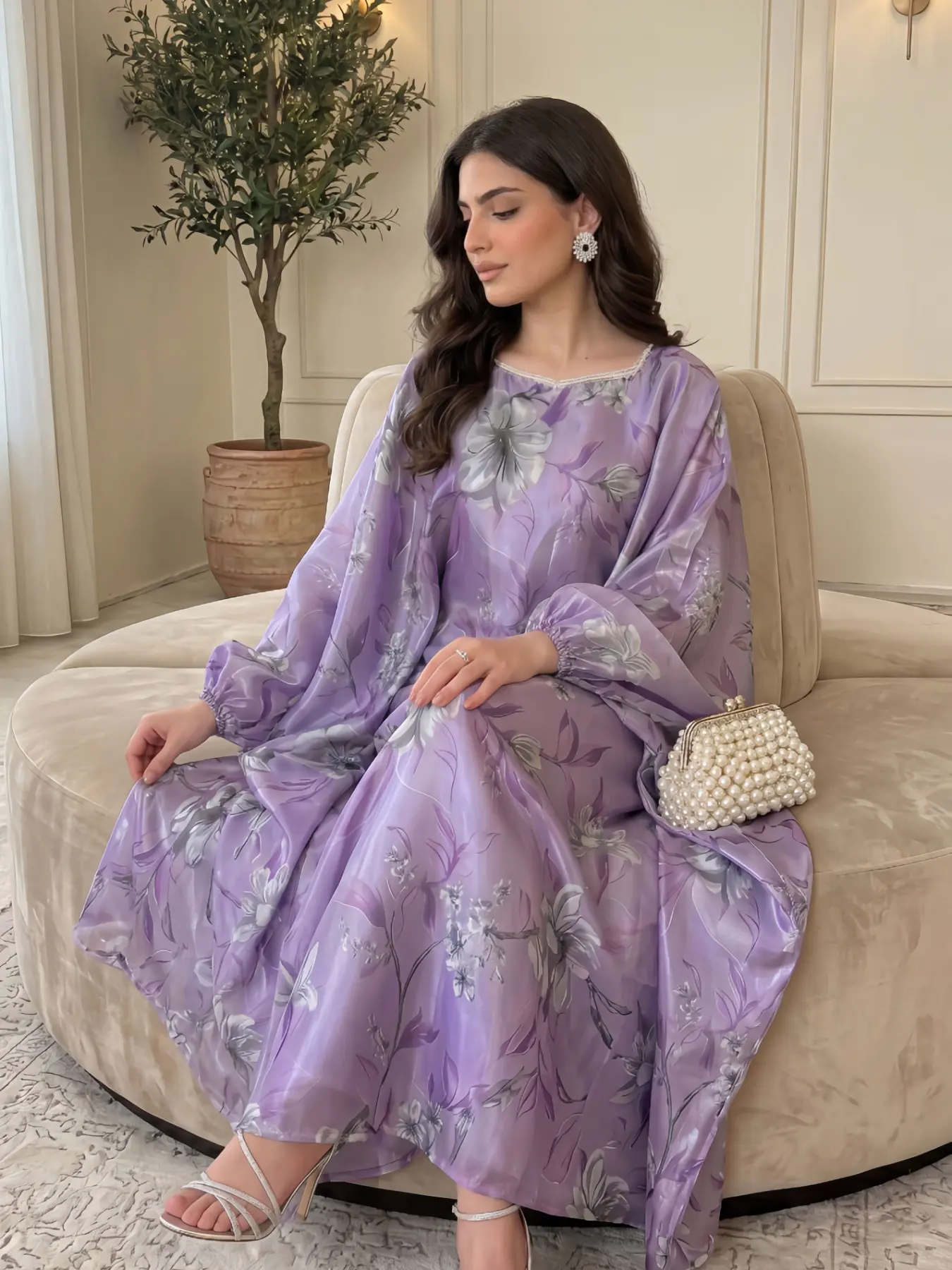 Elegant Loose Fit Modest Islamic Abaya Dress with Pearl Neckline, Waist-Cropped Design, Perfect for Parties and Casual Wear, Stylish Long Robe