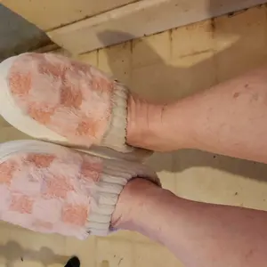 Cotton slippers for women, anti slip cashmere for warmth, monthly slippers for indoor home, cute and fluffy cotton mop Girl Footwear Flipflop