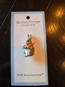 JHB International - Beatrix Potter Collection - Peter Rabbit Button