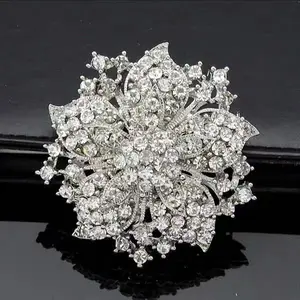 European American Style Luxury Flower Rhinestone Brooch for Valentines Day Elegant Jewelry Gift