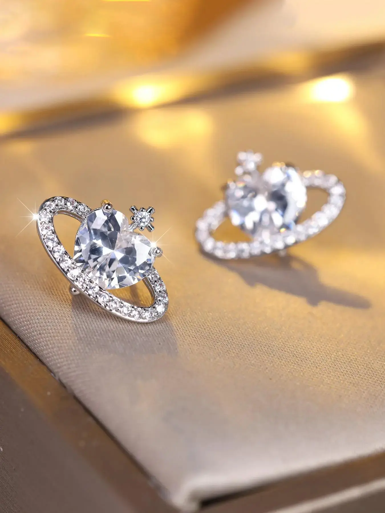 Heart and Planet Design Stud Earrings, As Valentine's Day Gift, Luxury Rhinestone Decor Ideal Fashion Matching Jewelry Shaped Sparkling Ear, essential versatile polished modern musthave timeless