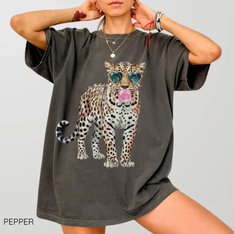 Comfort Colors Leopard Shirt, Leopard Bubblegum Sunglasses T-Shirt, Cute Animal Print Tee, Trendy Graphic Top, Fun Safari Aesthetic Gift for Her