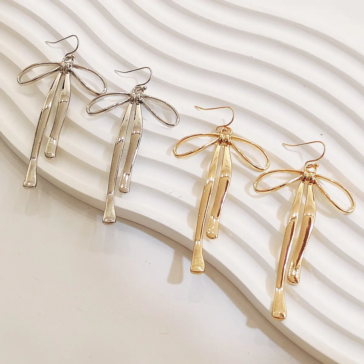 [Limited Time Event] 2026 New Thin Bow-Shape Drop Earrings - Light Luxury, Temperament, Simple Female Daily Synthetic Coloured Gemstone Jewelry Accessories