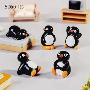 5-Piece Miniature Penguin Figurines Set, Cute Resin Animal Decorations, Resin Animal Sculptures for Garden Outdoor Spaces Potted Aquarium Home Decor Ornament Car Decoration DIY Gift Ideas, Cute Collectible Figurines