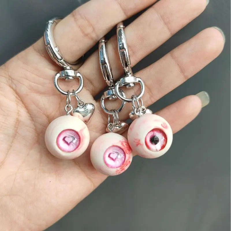 Halloween Gothic Debil Eye Resin Heart Keychian, Unique Halloween Eyeball Keyring, Perfect Halloween Accessory for Party Gifts Halloween Horror Themed Keychains evil  eye  protection