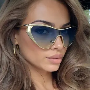 Fashion Metal Oversized Sunglasses for Women, Large Frame Sun Protection Eyewear, Stylish Outdoor Shades for Daily and Travel Use