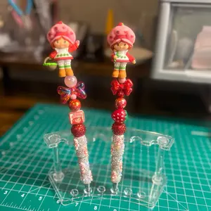 Rhinestone Beadable Pen with Strawbery Girl
