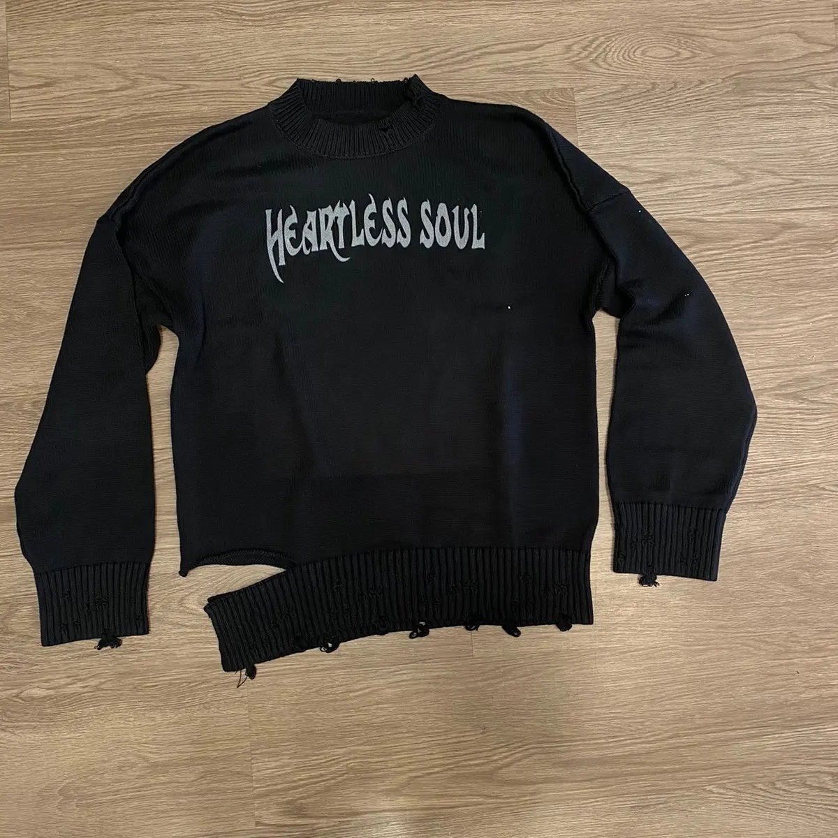 Heartless distress knitted sweater  Casual Crew Neck Slim-fitting