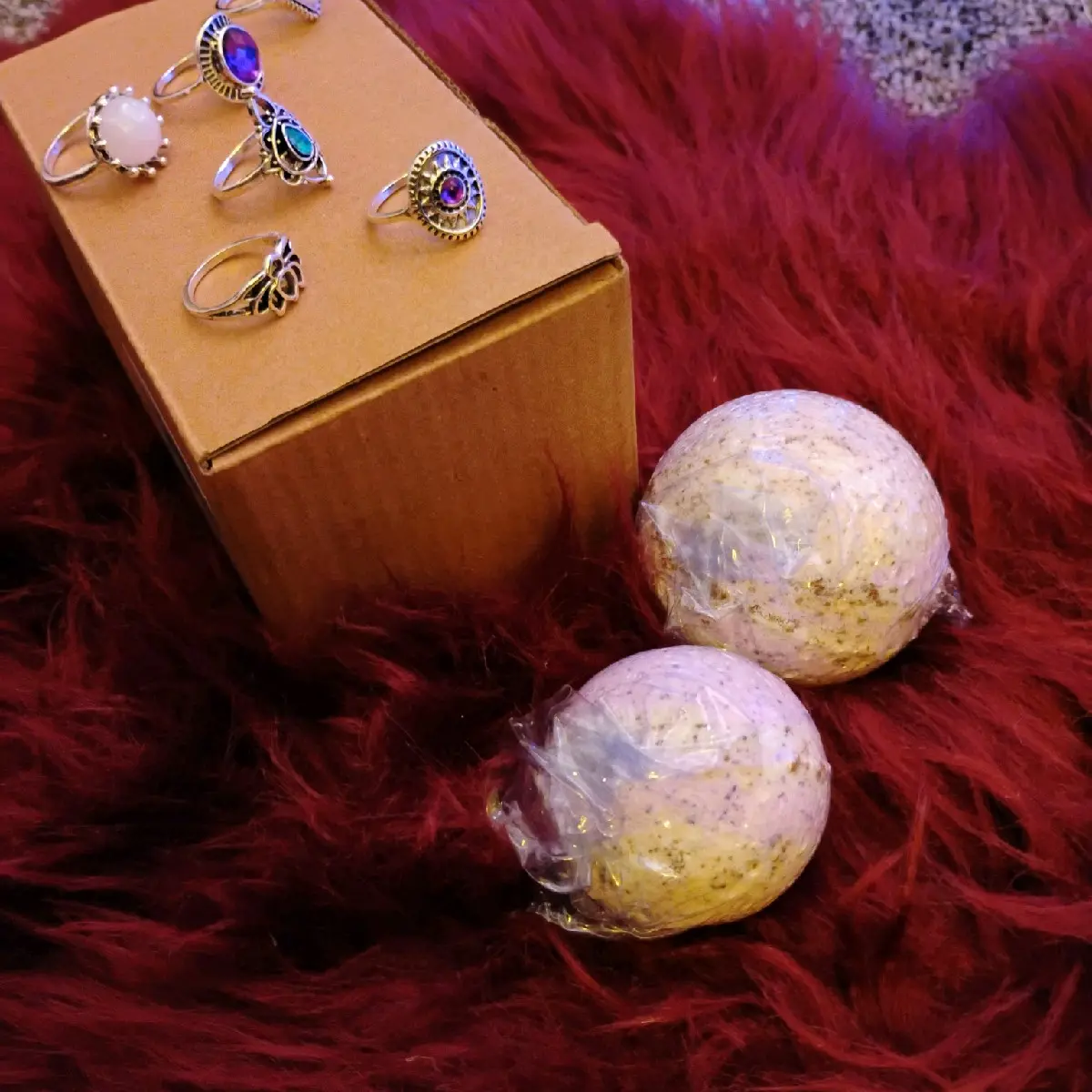 (NEW) CASHMERE BATH BOMB - Allee Roses LLC - Engagement Ring Included. Cashmere & Amber Scented Bath Bomb with Surprise Ring Inside - Body Care, Soothing Aroma - Gold / Purple