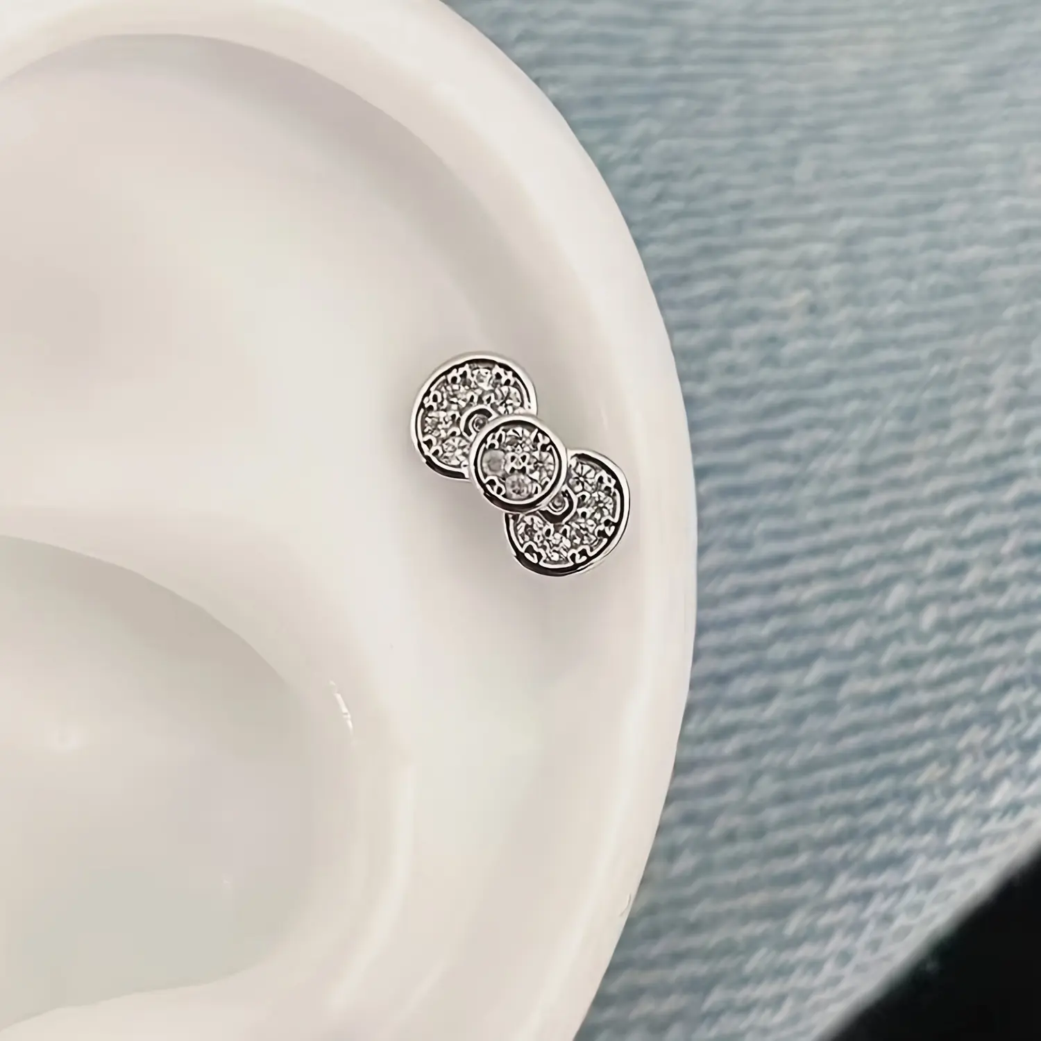 2pcs bowtie earring, flat bottomed cochlear nail, sweet and cute Zirconia Women's earring