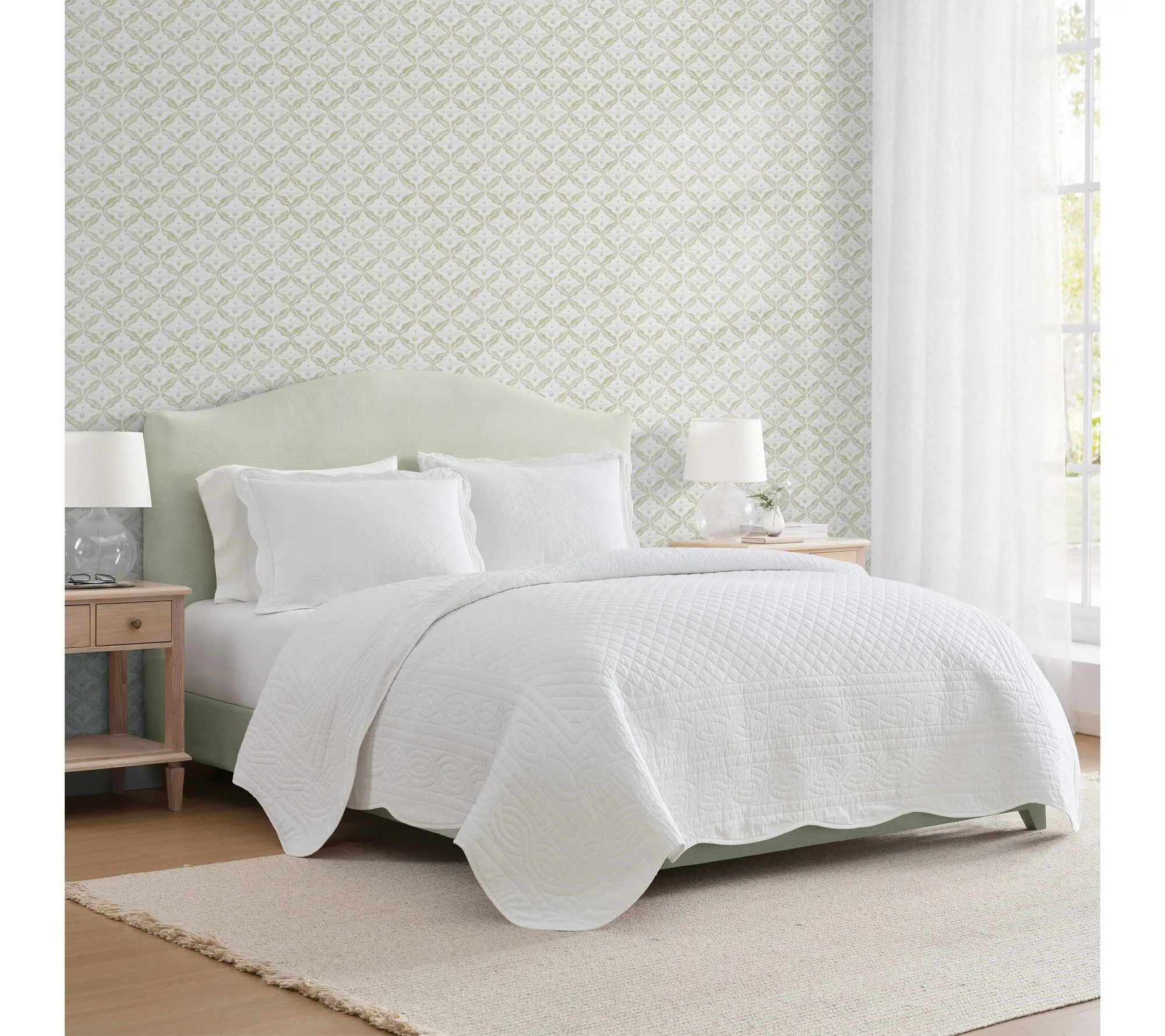 Martha Stewart Vintage Scallop White Cotton Twin Quilt Set