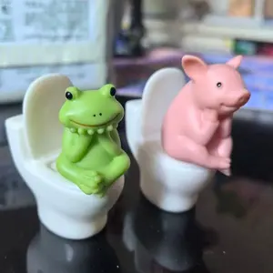 Frog Pig Family Toilet Decoration, Car Ornament, Outdoor Small Statue, Holiday Gift, Home Decor, Cute Animal Figurine, Nature Ornaments