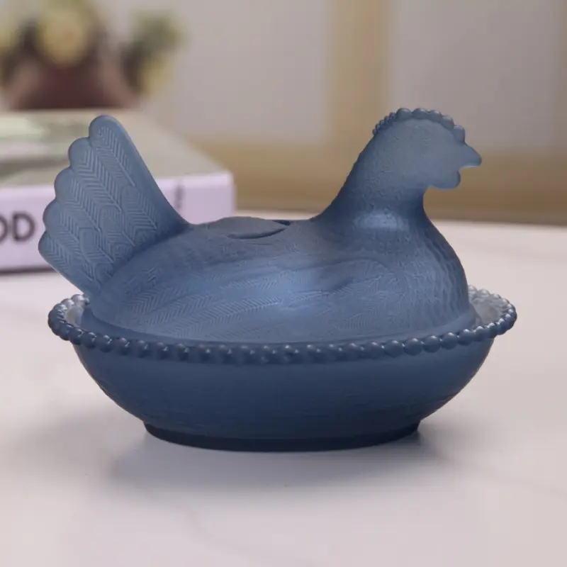 PABHAN Compact Vintage Hen-On-Nest Glass Vanity Candy/Nut Jar - 12cm(l)×8cm(h) Feather Texture Storage Canister, Free Braided Heat-Insulation Pad, Retro Blue Farmhouse Kitchen Decor, Candy-To-Spice Use, Living Room Shelf Organizer Gift