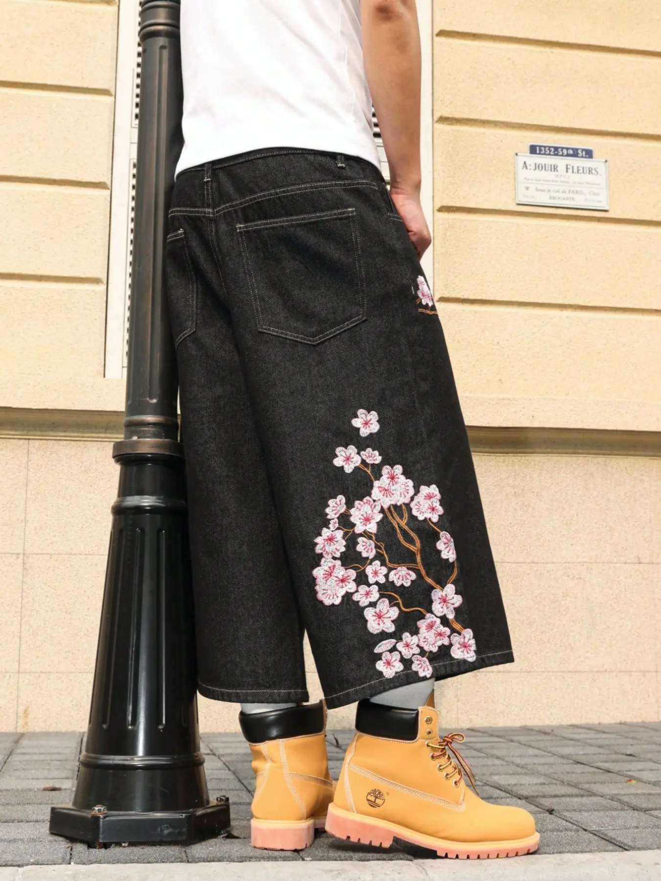 Men's Loose-Fit Casual Street Style Denim Bermudas Shorts, Embroidery, Plain Pattern, All-Season Wear, Breathable Cotton Material, Ideal for Daily Commute & Summer, Casual Bermuda Shorts