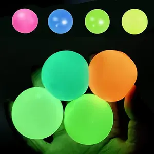 Night Light Ceiling Stuck Target Ball, Interactive Stress Relief Ball, 6 Colors, Fun Wall Stick Ball, Throwing Toy for Kids