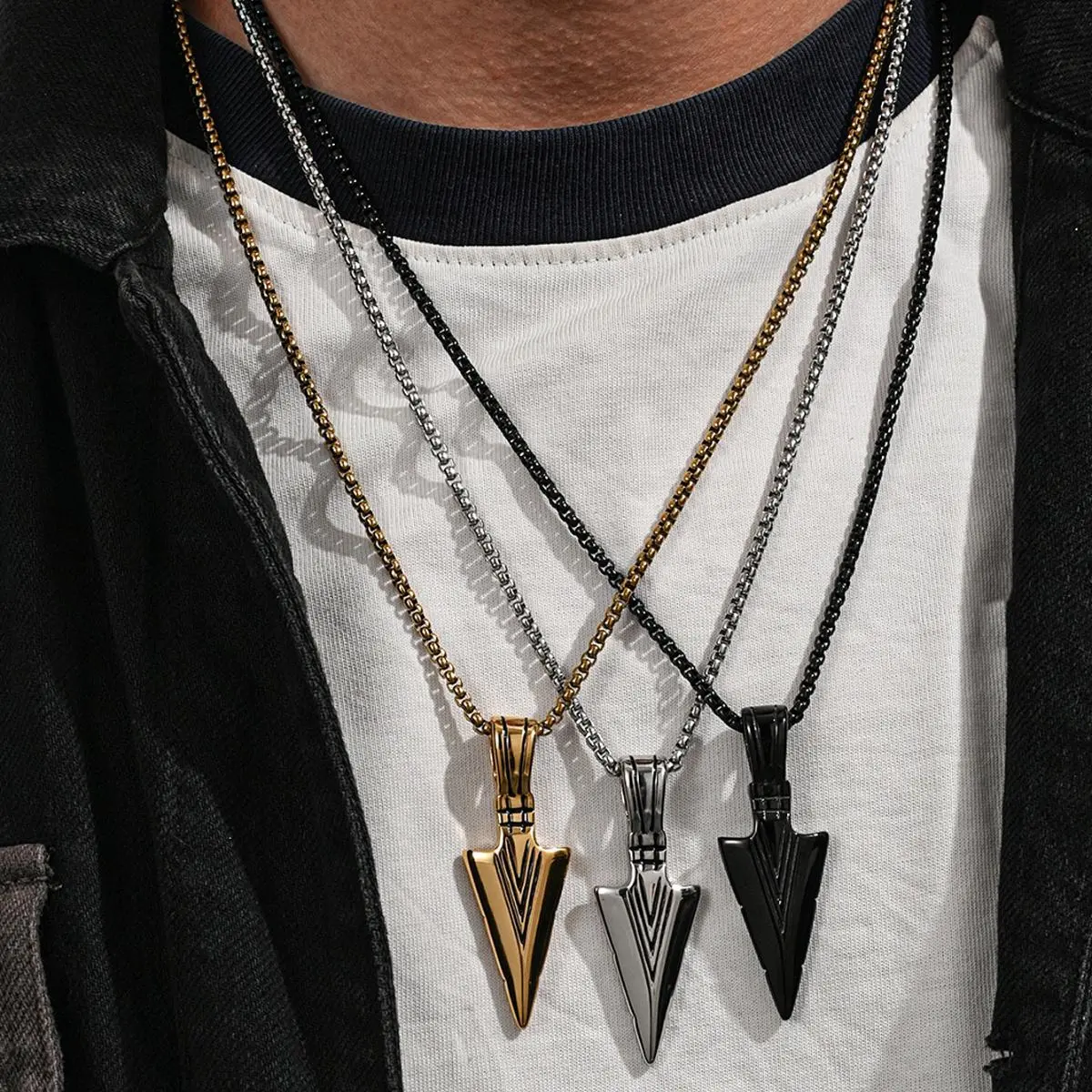 Men's Custom Stainless Steel Triangle Arrow Pendant Necklace, Hip-Hop Light Luxury Punk Cool Design, Arrow Shaped Necklaces for Banquets, Parties