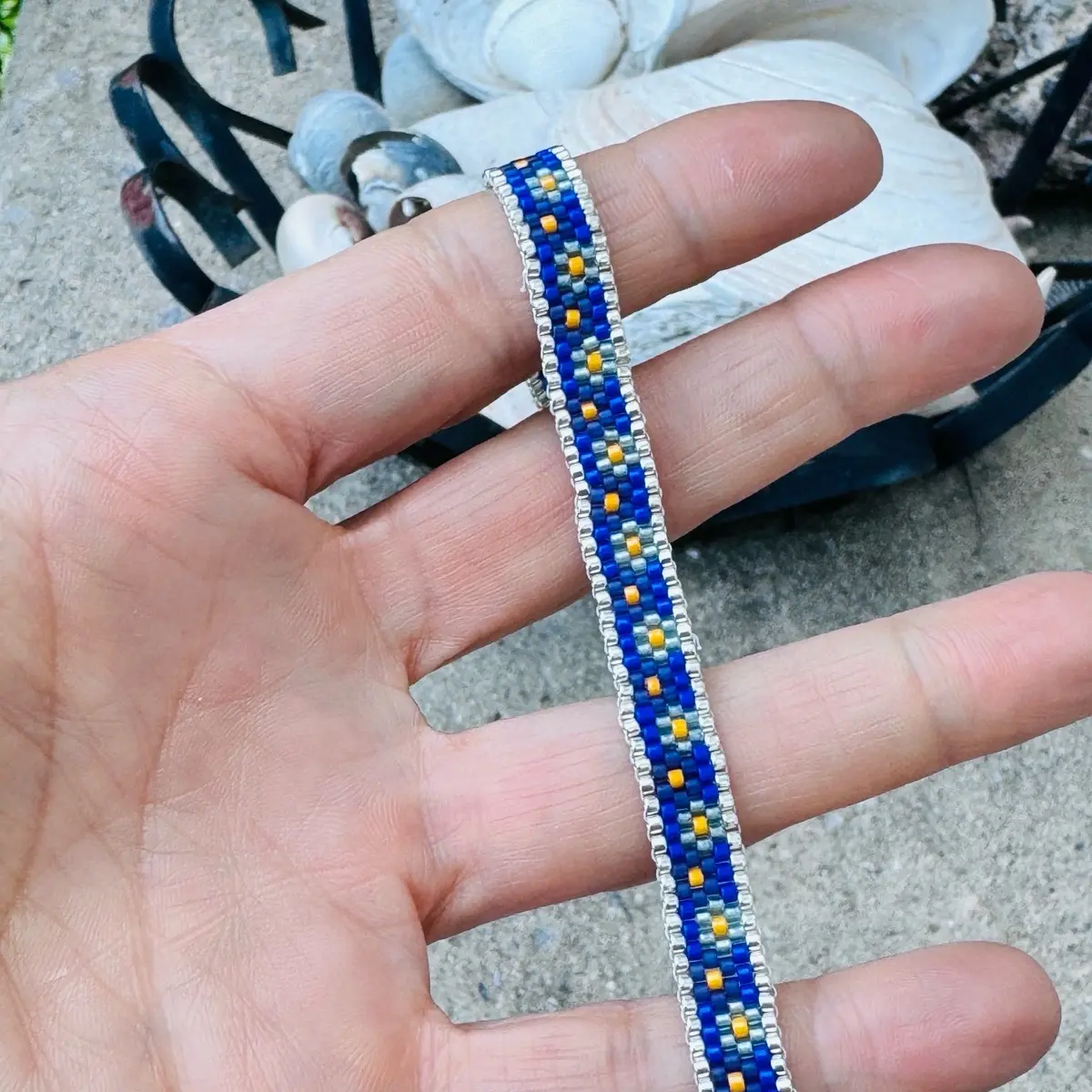 Daisy Chain Beaded Bracelet blue
