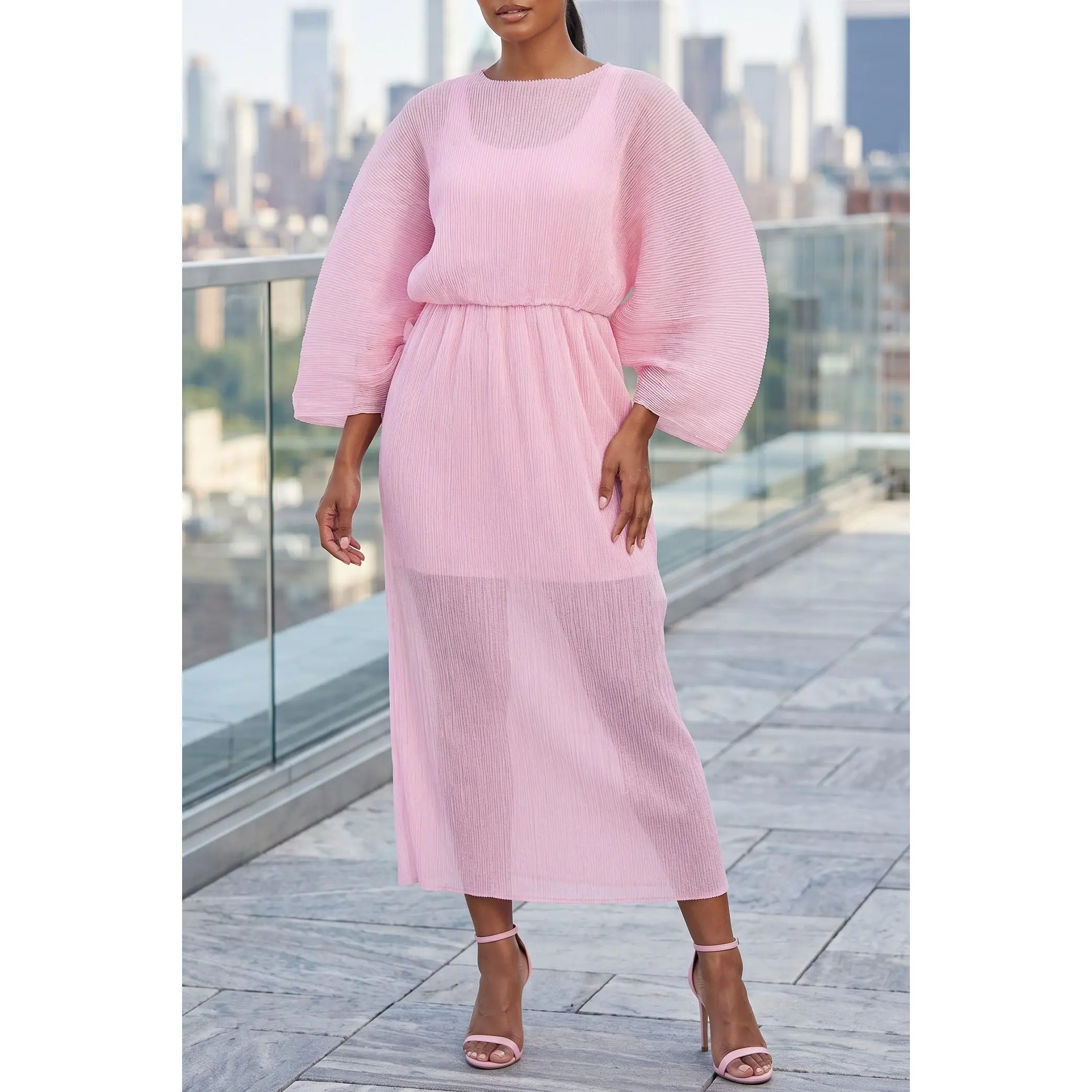 SOFT PINK PLISSÉ DRESS WITH BUBBLE SLEEVES