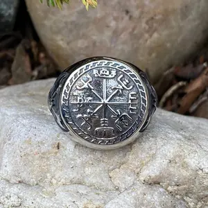 Vegvisir Compass Ring
