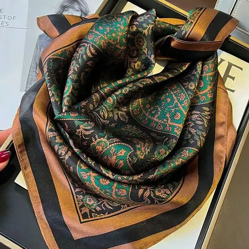 1pc Women's Faux Silk Paisley Print 70cm Square Scarf, Classic Paisley Pattern Bandana, Fashion Accessory & Professional Neckerchief, Suitable For Daily Wear