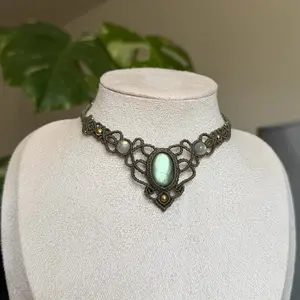 Handmade Macrame necklace with Labradorite