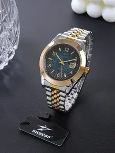 RICECGO Men's Two-Tone Quartz Watch: Gradient rippled dial with two-tone bracelet creates a classic look, Stand out in the office and on weekend outings, Business Fashion Watch, Quartz Analog Wristwatch