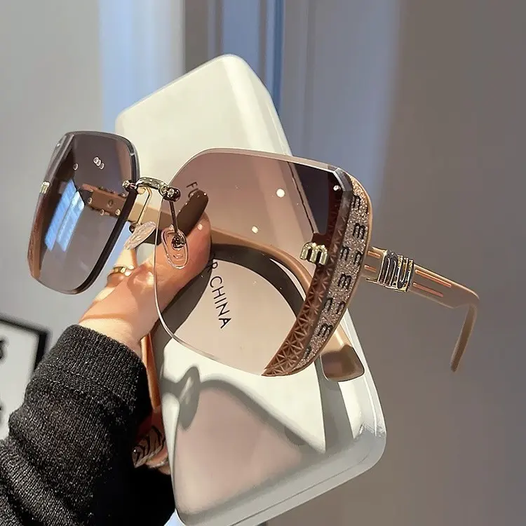 2025 New Fashion Trimmed Half-Frame Sunglasses for Women, High-Quality Simple Sun-Protection Eyewear with Fine Flash (Wholesale)