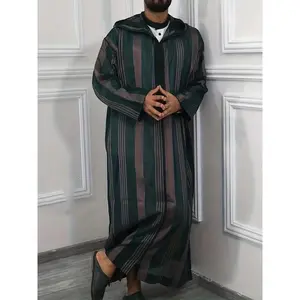 Men’s color-blocked striped print zip-up hooded kaftan, loose casual long-sleeve Muslim wear for spring and autumn, fashionable men’s Islamic everyday clothing GARMENTARY