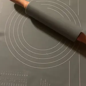 Silicone Rolling Pin & Measuring Baking Mat Set, Baking Mat with Rolling Pin, Professional Dough Roller, Kitchenware Baking Utensils for Pizza, Clay, Pasta, Cookies