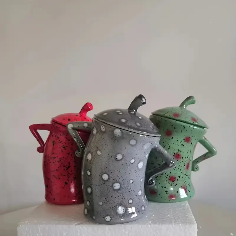 Quirky Resin Teapot with Golden Accents - Cylindrical Shape, Twisted Ear Closure, CQ23317 Home Decor Statue, No Extra Parts, Ideal for Halloween, Hanukkah Kitchenware, Restaurants Theme