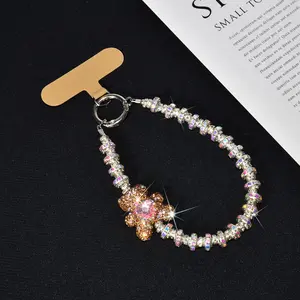 High-end Full Diamond Shiny Crystal Bear Bracelet, Light Luxury Fashion Handmade Beaded Portable Mobile Phone Case Wrist Lanyard, Love Bear Bag Pendant, Sparkling Diamond Hand Chain for Women, Cell Phone Charm, Phone Accessories