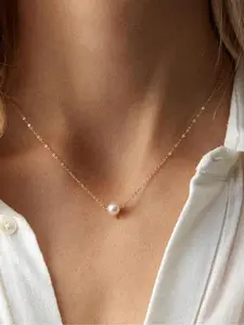 Elegant Women's Pendant Necklace, Simple Design for Daily Wear, Fashionable Accessory, Ideal Gift Choice, Perfect for Any Occasion