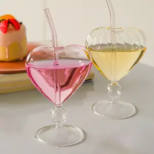 Heart-Shaped Crystal Cocktail Glass Set with Straws, Drinkware, Drinking Glasses, Food Grade BPA Free Lead & Cadmium Free Shatter-Resistant Heat Resistant Glassware, Dishwasher Safe for Martinis Wine, Home Bar Accessory Wedding Valentine's